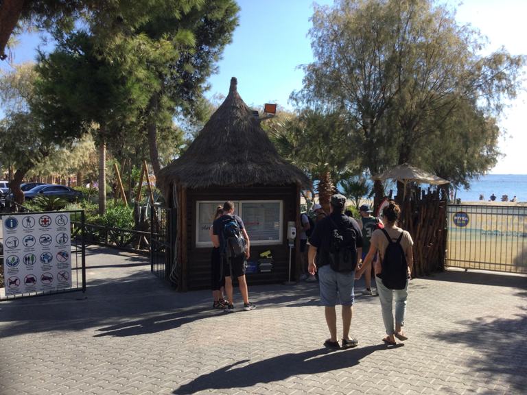 Ανοιχτή και οργανωμένη παραμένει η «Ακτή του Ήλιου»
