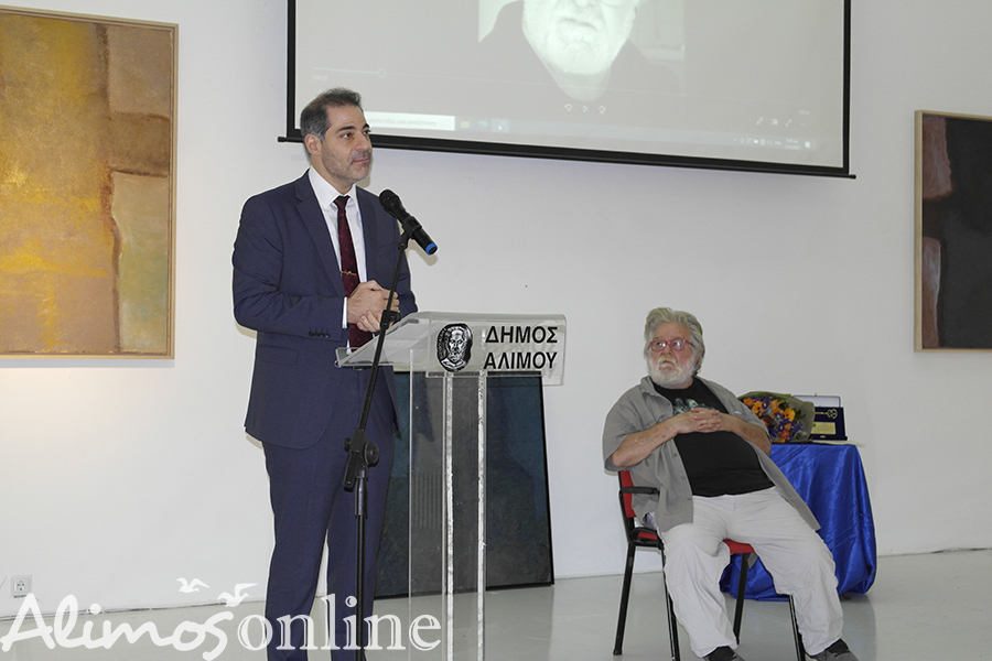 Επίτιμος δημότης Αλίμου ο Μάκης Θεοφυλακτόπουλος