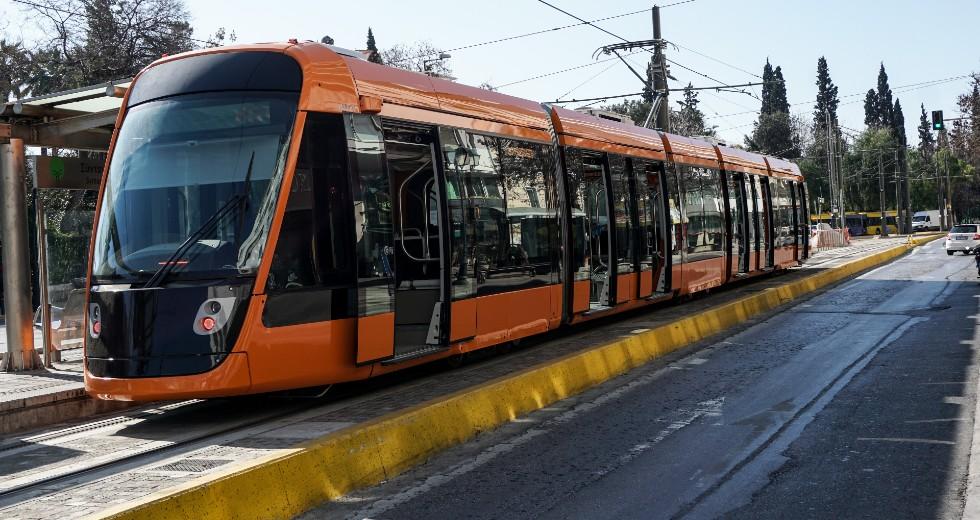 Πειραιάς: Ξαναρχίζει δοκιμαστικά δρομολόγια το τραμ