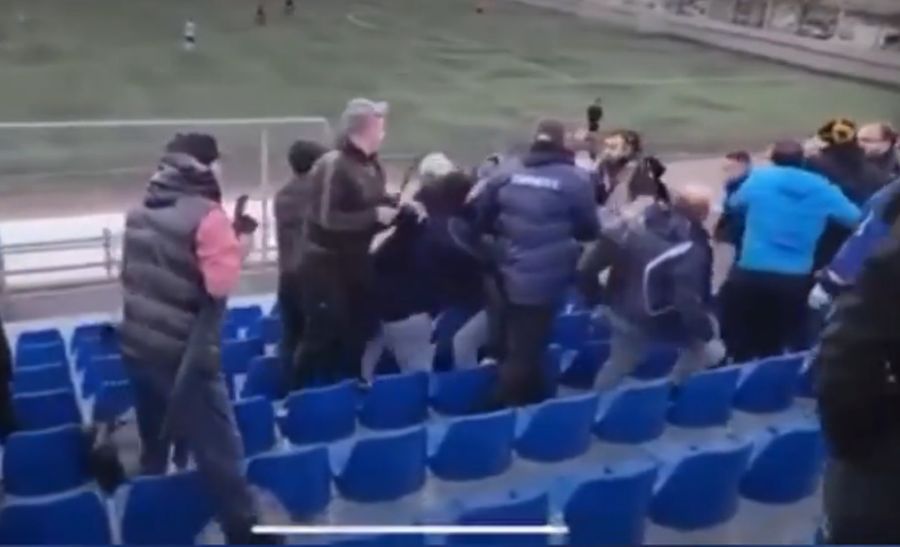 Επεισόδια σε αγώνα στη Γλυφάδα – Επιτέθηκαν με κατσαβίδια και γκλοπ