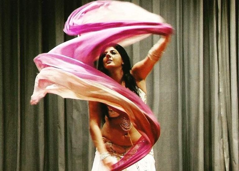 Η Ειρήνη Μώρου μας μαθαίνει την τέχνη του Belllydance