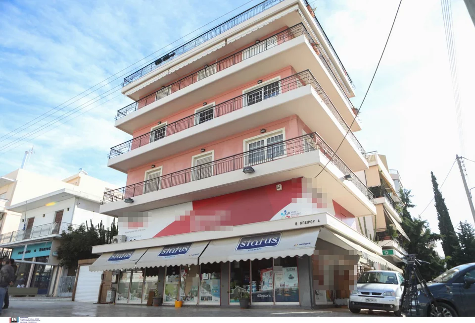 Έγκλημα στη Γλυφάδα: Σκότωσε τον σύντροφο της μητέρας του με 3 μαχαιριές