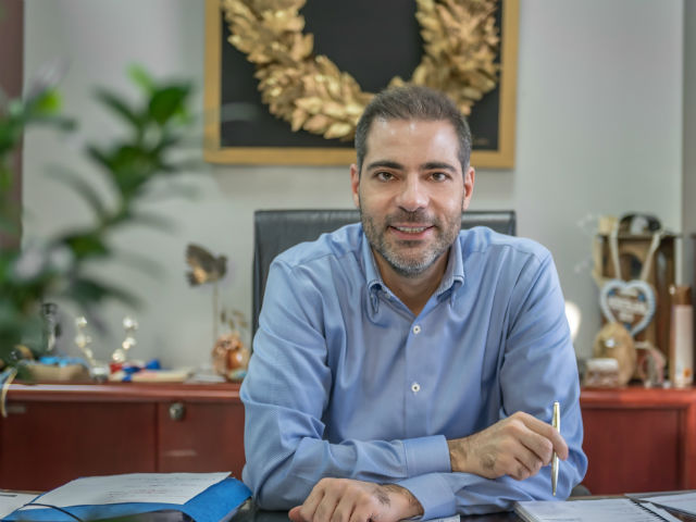 Παράταση των συμβάσεων εργασίας του προσωπικού που είχαν προσληφθεί για την αντιμετώπιση της πανδημίας ζητά ο Δήμαρχος Αλίμου