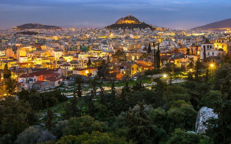 Η Αθήνα είναι μία απο τις πιο όμορφες πόλεις τη νύχτα, σύμφωνα με τo Instagram