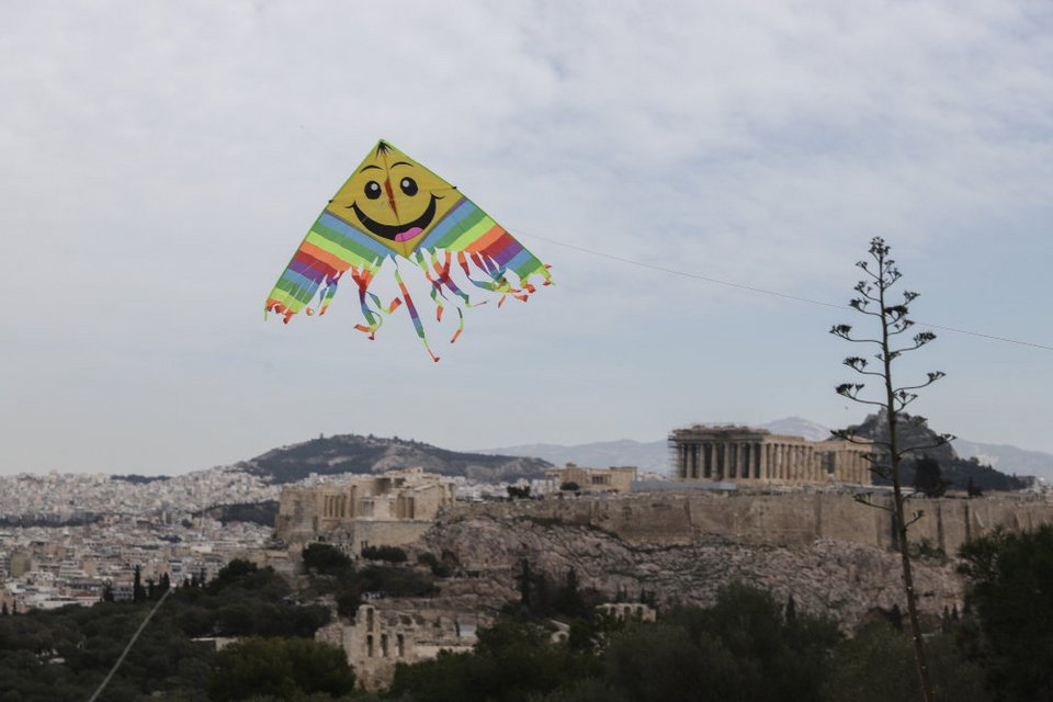 Τι πρέπει να κάνουμε αν μπλεχτεί ο χαρταετός σε ηλεκτροφόρα καλώδια