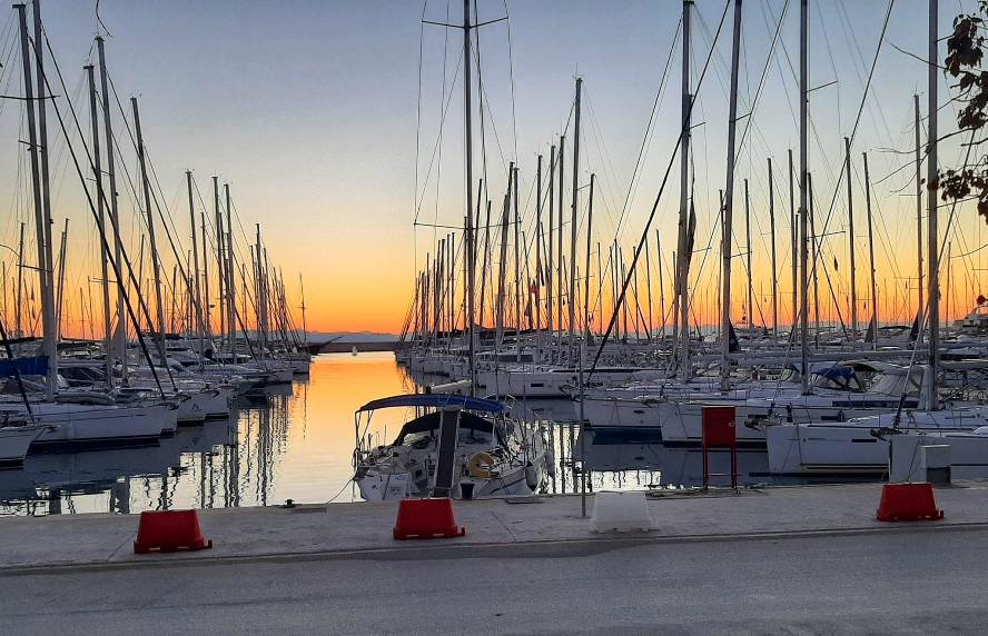 Το όμορφο ηλιοβασίλεμα στη Μαρίνα Αλίμου