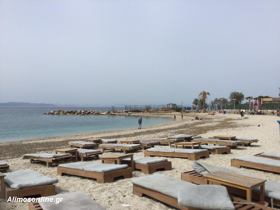  Kαθαρισμός της παραλίας