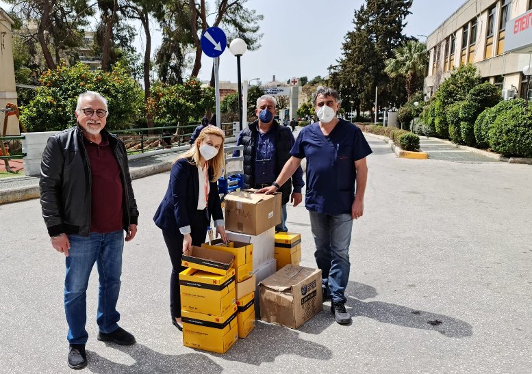 Παραδόθηκαν στο Ογκολογικό τμήμα «Ελπίδα» τα βιβλία που συγκεντρώθηκαν από τον Δήμο Αλίμου