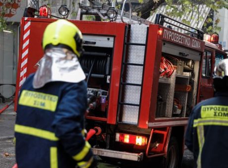 Δύο φωτιές ξέσπασαν χθες στη Γλυφάδα