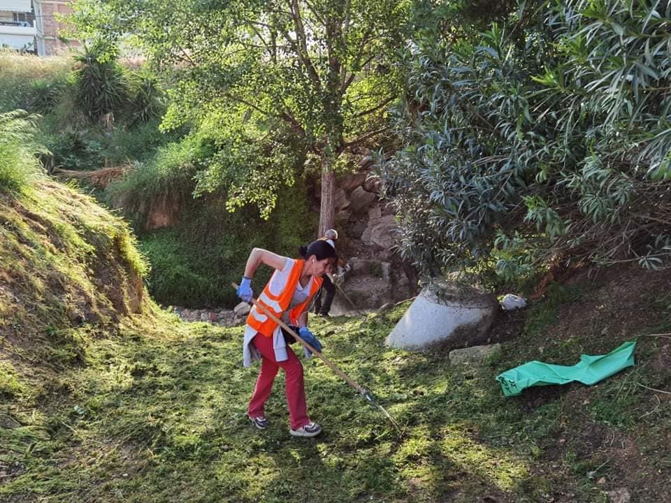 Συνεχίζεται ο καθαρισμός των ρεμάτων του Αλίμου