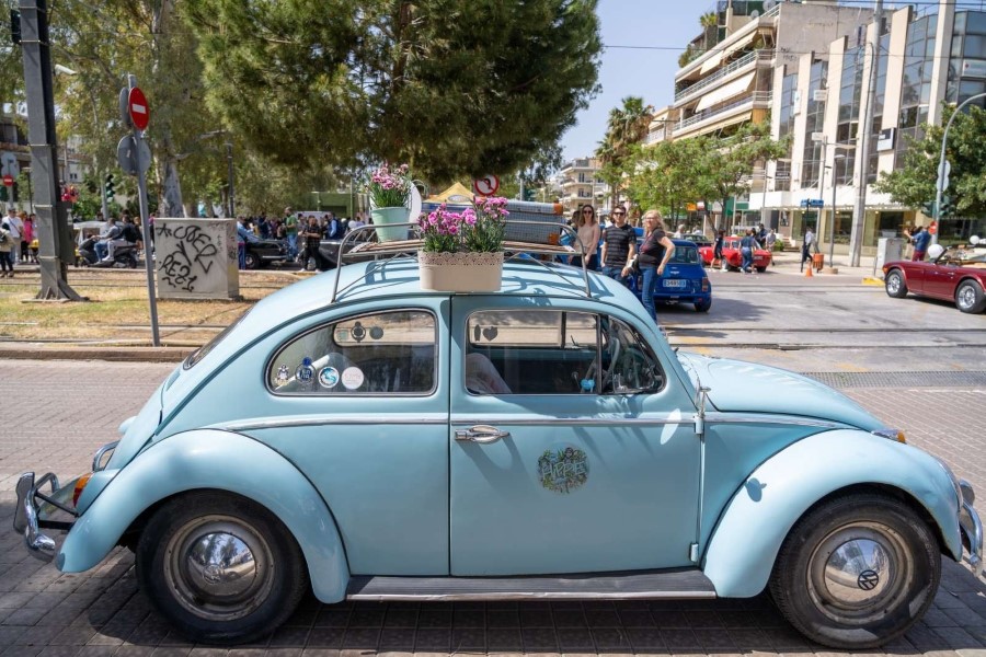 Τα ιστορικά αυτοκίνητα «στην καρδιά» της Γλυφάδας