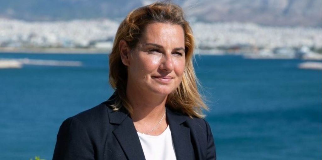 Σοφία Μπεκατώρου: Οδηγός που έτρεχε στην παραλιακή χτύπησε το σκυλάκι της