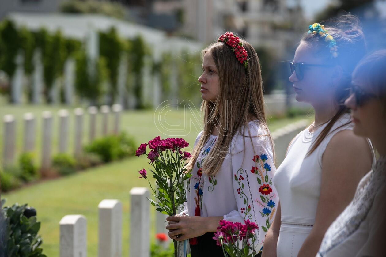 Άλιμος: Παιδιά από την Ουκρανία τιμούν τη μνήμη των θυμάτων του πολέμου
