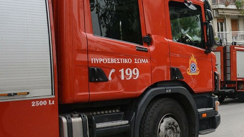 Φωτιά σε κτίριο στον Άγιο Δημήτριο