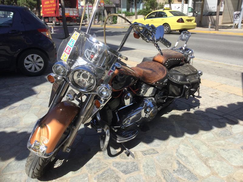Τροχαίο ατύχημα με Harley Davidson στη λεωφόρο Καλαμακίου