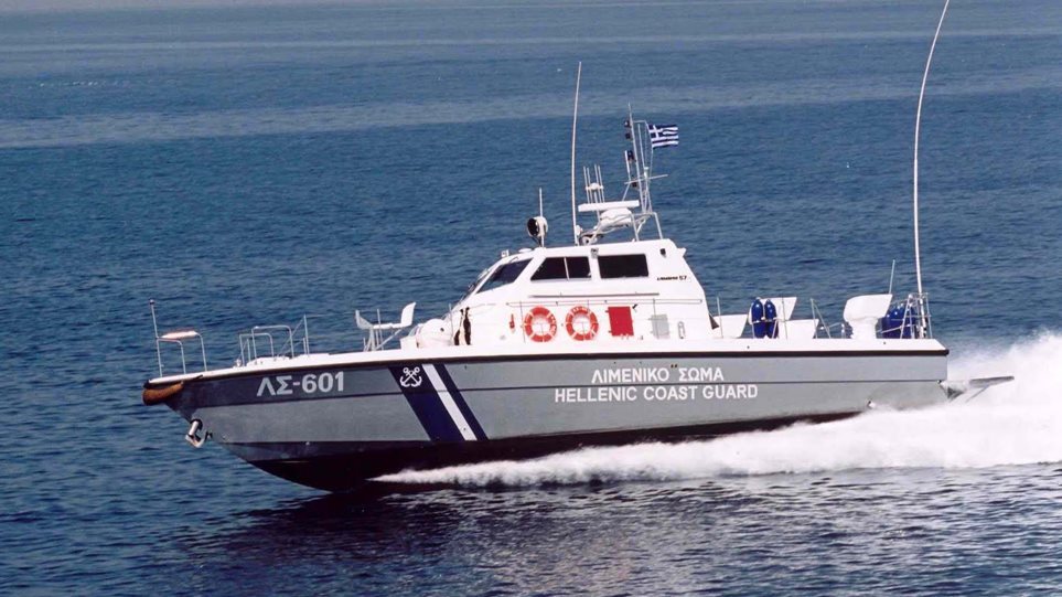 Άλιμος: Αγνοείται κολυμβητής