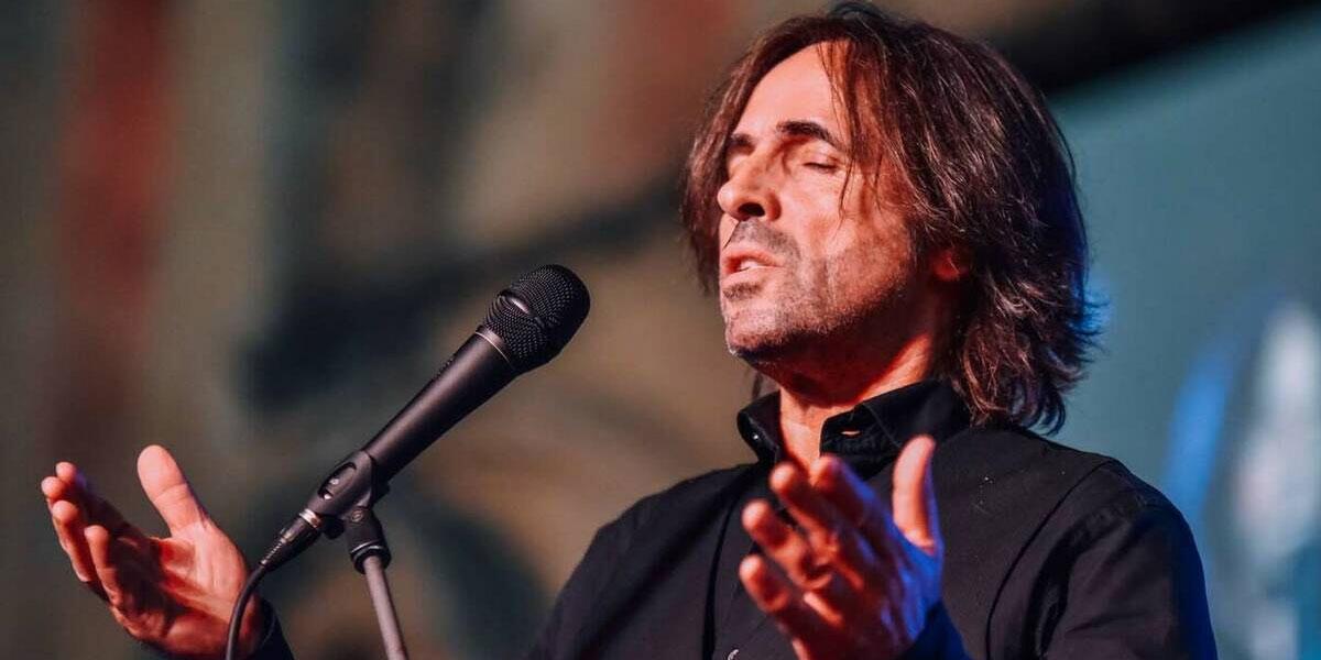 Ο Βασίλης Λέκκας απόψε στο ανοιχτό θέατρο «Μαίρη Αρώνη»