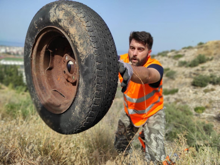 Ο ΣΠΑΥ έχει ως στόχο να απομακρύνει οτιδήποτε πλαστικό από το βουνό του Υμηττού