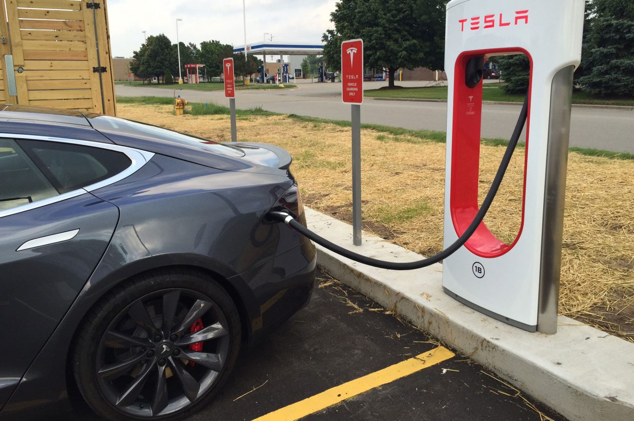 Βούλα: Θα δημιουργηθεί σταθμός φόρτισης ηλεκτρικών οχημάτων από την Tesla