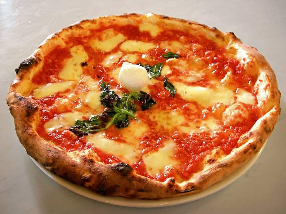 Στο «Al Dente» θα δοκιμάσετε αφράτη πίτσα με φυσικό προζύμι