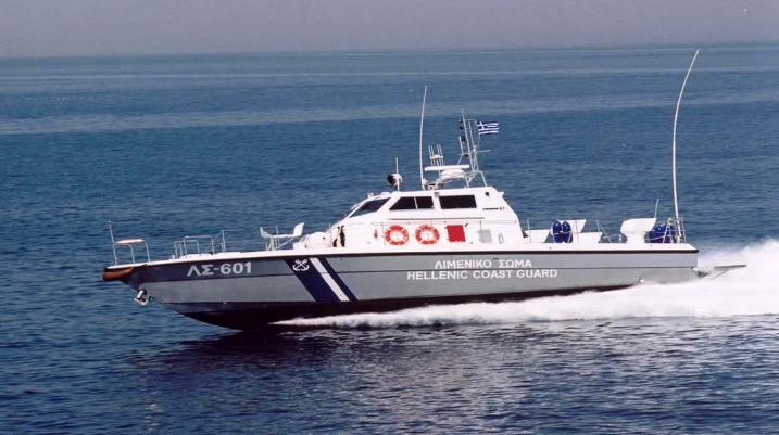 Αγνοούνται δυο κολυμβητές στο Σούνιο
