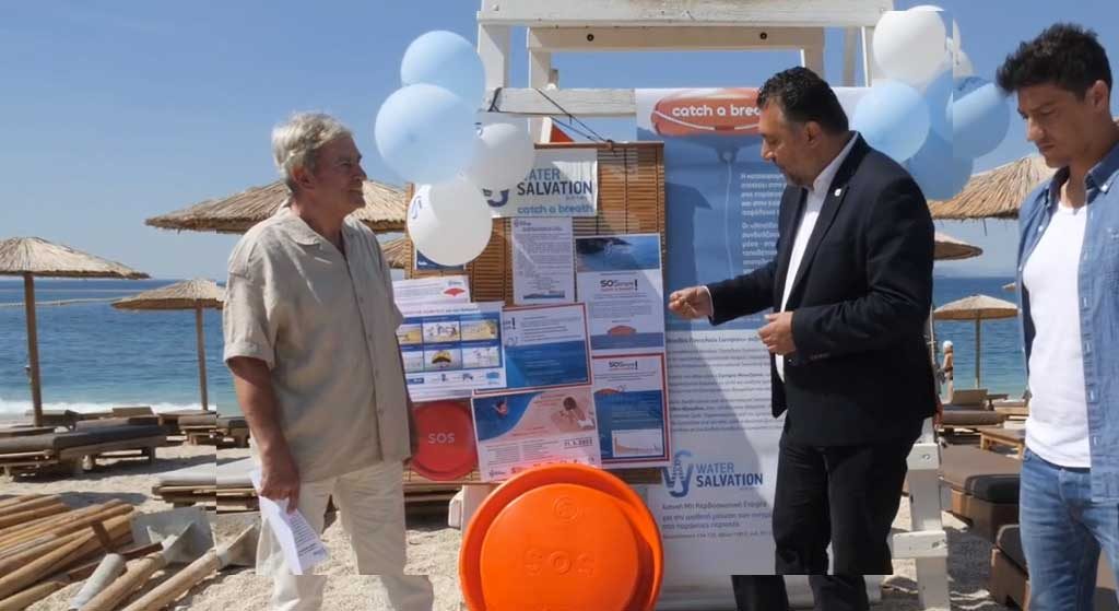 Πλωτήρες που σώζουν ζωές τοποθετήθηκαν στις παραλίες του Παλαιού Φαλήρου