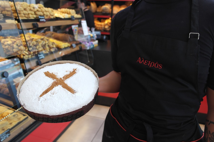 Νόστιμες και παραδοσιακές φανουρόπιτες στον «Αλετρά»