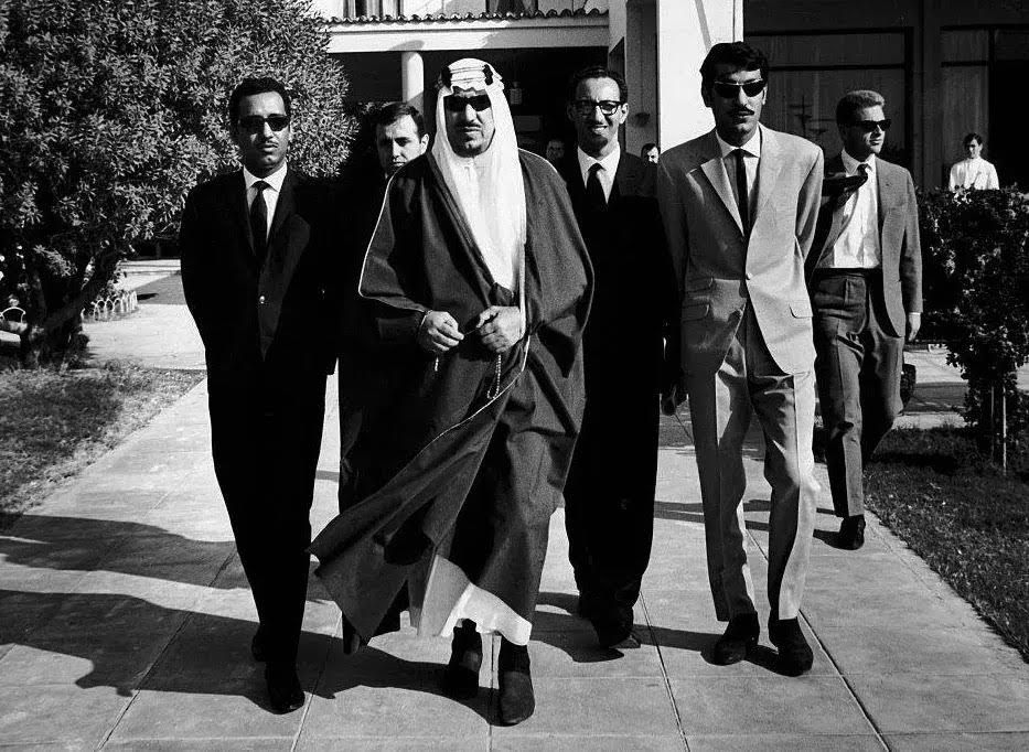 Οι ημέρες χλιδής του Σαουδάραβα βασιλιά Ιμπντ Σαούντ που μοίραζε χρυσά ρολόγια στο Καβούρι