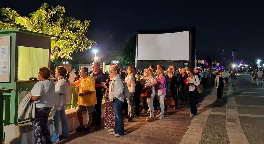 Κατάμεστο το Cine Άλιμος για την προβολή της ταινίας «Σμύρνη μου αγαπημένη»