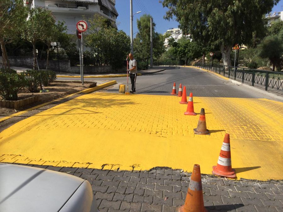 Βάψιμο και συντήρηση στην υπερυψωμένη διάβαση της Αγίου Δημητρίου