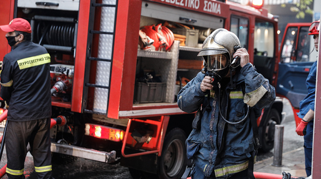 Αργυρούπολη: Εβαλαν φωτιά σε σχολικό λεωφορείο -Εχουν καεί 10 οχήματα μέσα σε δύο εβδομάδες