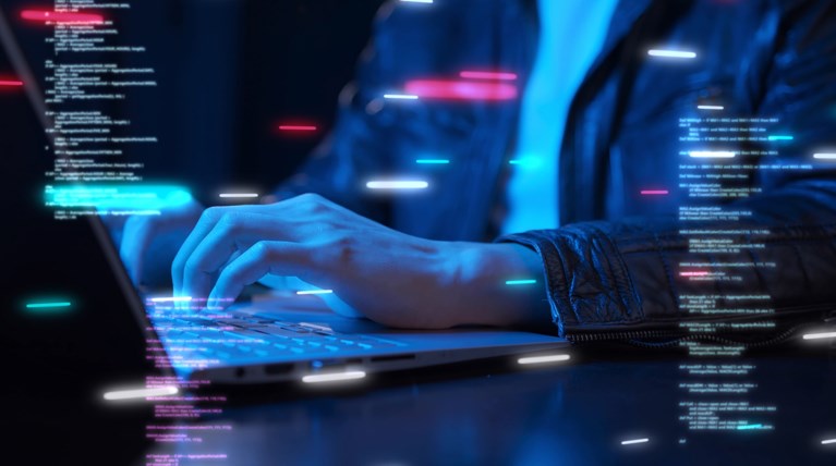 Υποκλοπές: Εφοδος της Δίωξης ηλεκτρονικού εγκλήματος στη Γλυφάδα