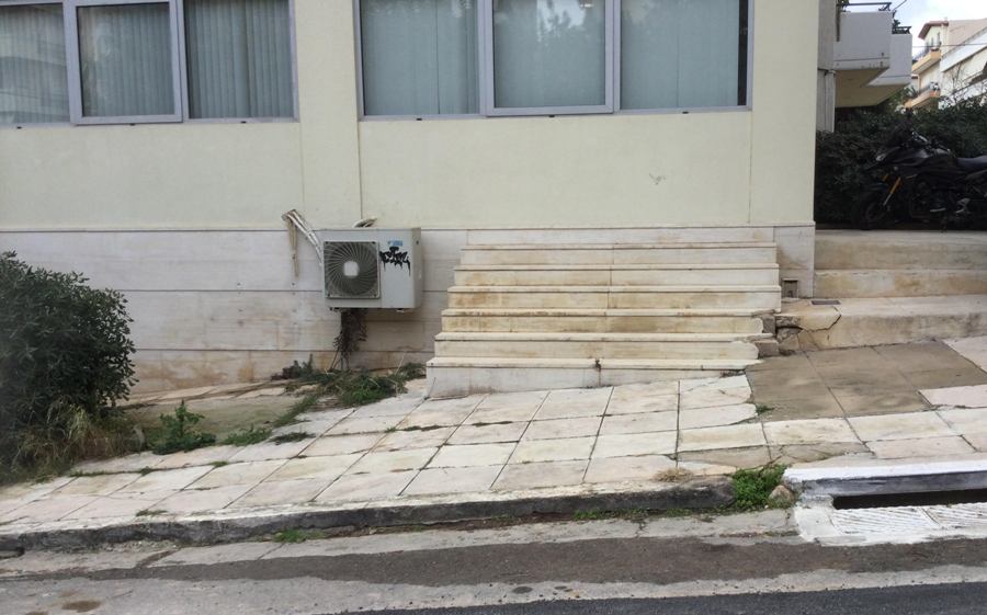 Πού να οδηγούν άραγε αυτές οι σκάλες;