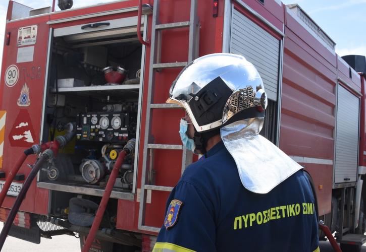 Άλιμος: Φωτιά σε Ι.Χ