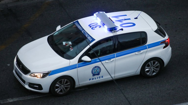 Στον Άλιμο συνελήφθησαν μέλη συμμορία που λήστευαν πεζούς