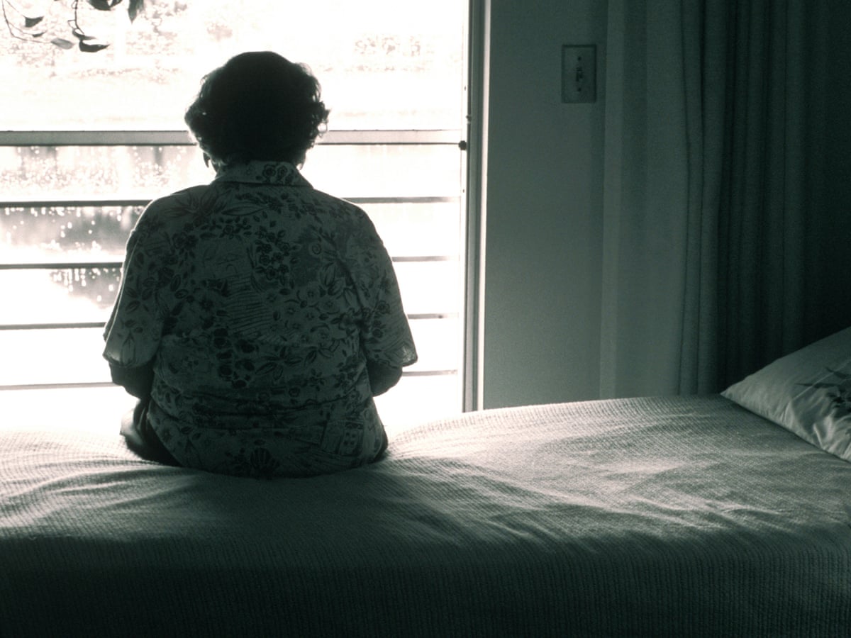Η μοναξιά που νιώθουν τα ηλικιωμένα άτομα το καλοκαίρι: Η ψυχολόγος Μαρία Μαρκαντωνάκη μάς συμβουλεύει