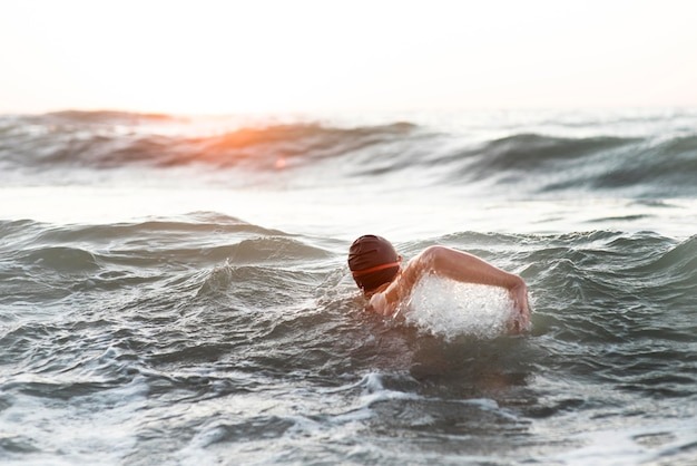 Βάρκιζα: Απαγορεύεται το κολύμπι την Κυριακή το πρωί