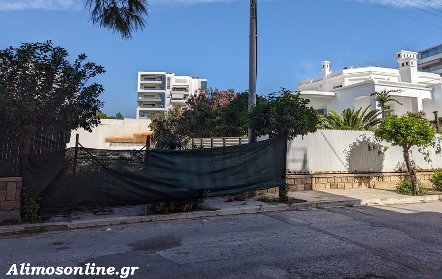 Έχει ξεκινήσει η θεμελίωση της νέας πολυκατοικίας εκεί που βρισκόταν ο μεγάλος κήπος της βίλας στον λόφο Αγ.Νικολάου