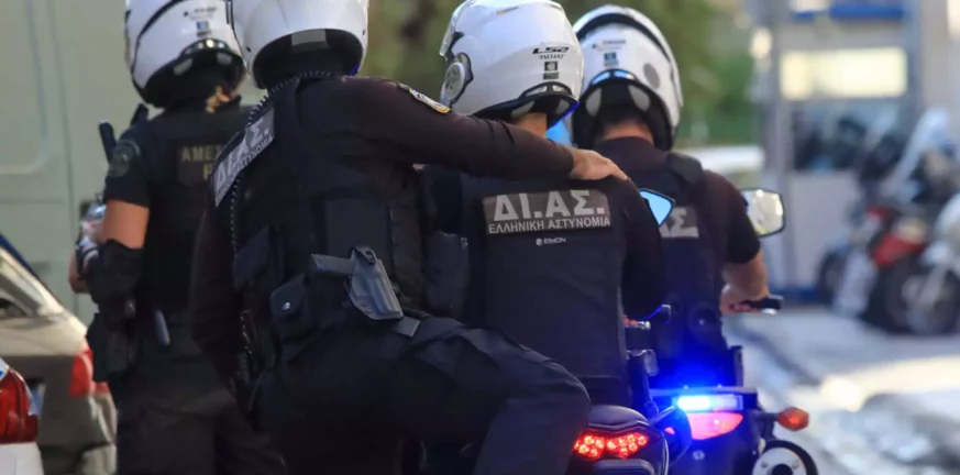 Ηλιούπολη: Ανήλικοι ξυλοκόπησαν 15χρονο και του άρπαξαν το μπουφάν - Συνελήφθη 14χρονος