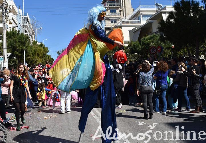 Την Κυριακή η μεγάλη αποκριάτικη παρέλαση στη λεωφόρο Καλαμακίου
