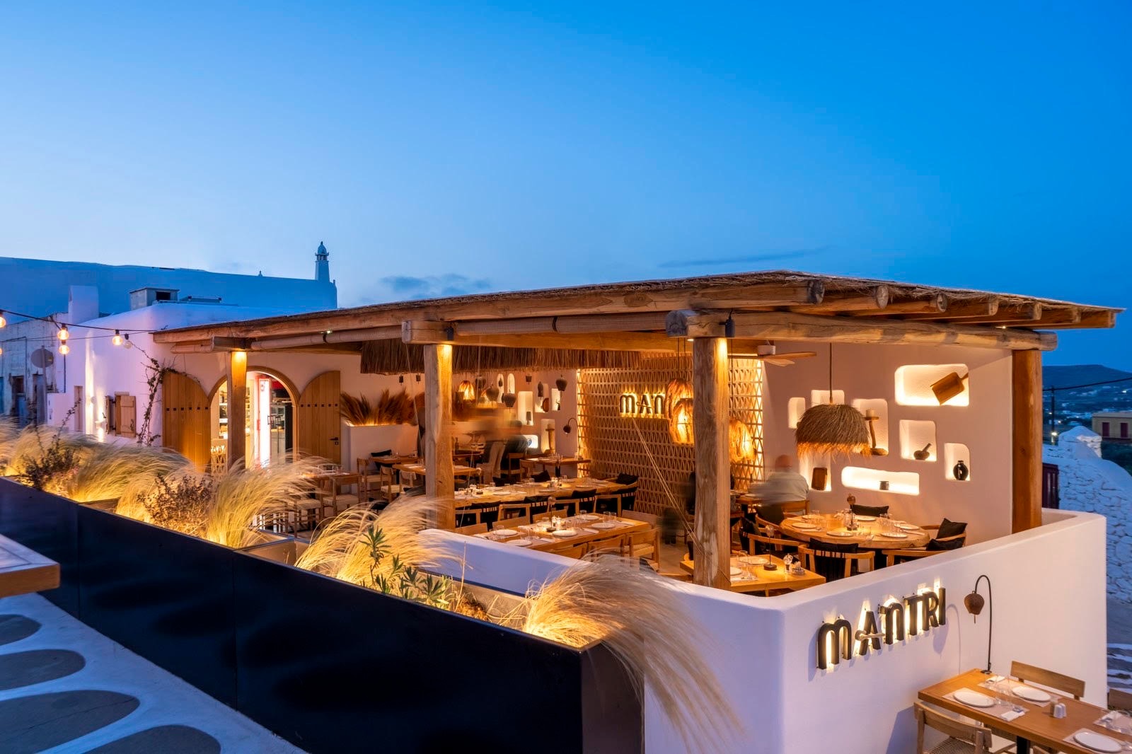 Μαντρί: Το γνωστό εστιατόριο των Νοτίων Προαστίων θα το βρείτε και στη Μύκονο