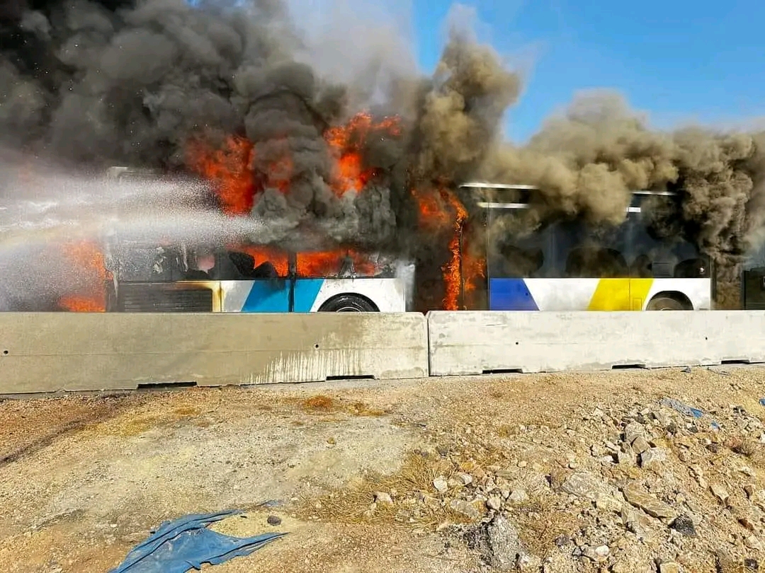Φωτιά σε λεωφορείο στη Βουλιαγμένη 