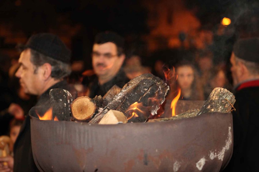 Τσικνοπέμπτη: Το έθιμο του Φανού επιστρέφει για ακόμα μία χρονιά στο Άνω Καλαμάκι