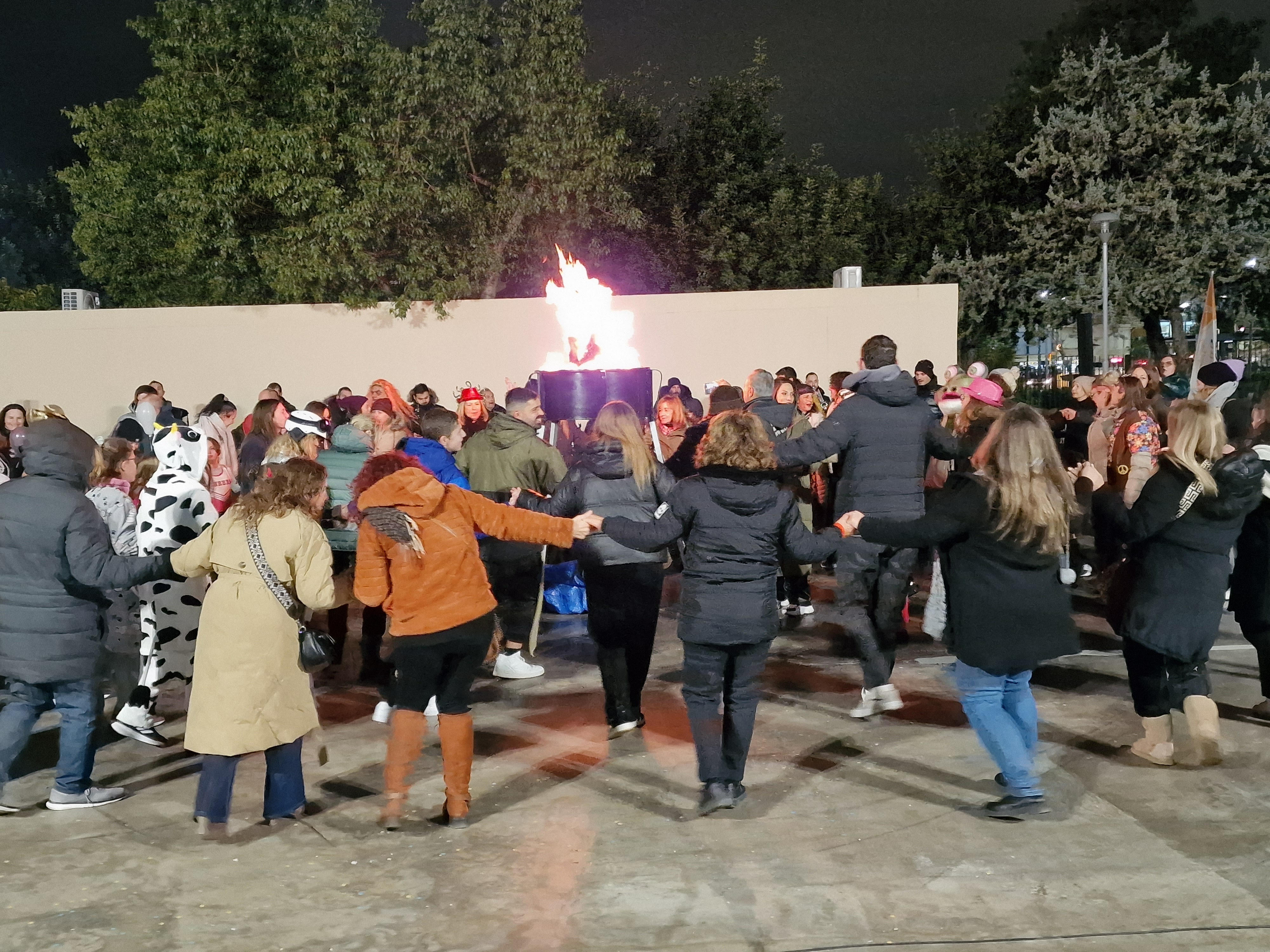 Για πέμπτη φορά το έθιμο του Φανού γιορτάστηκε στον Άλιμο