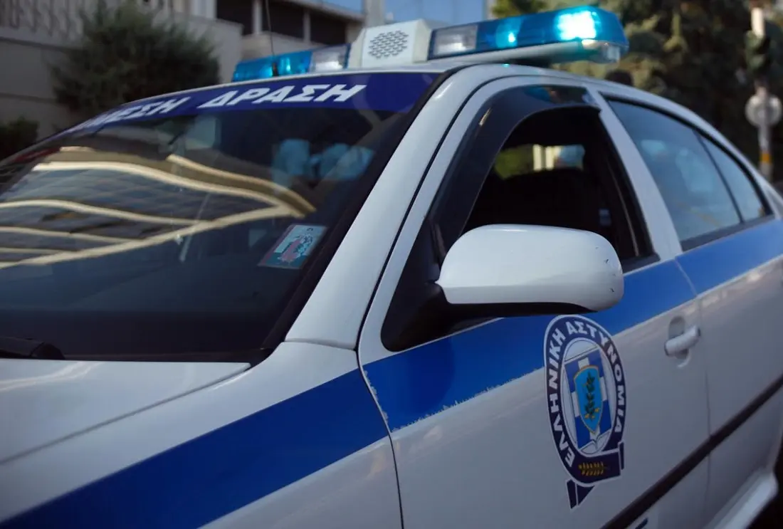 Βάρκιζα: Έκρηξη αυτοσχέδιου μηχανισμού σε πολυκατοικία όπου έχει διαμέρισμα η Ελίζα Βόζενμπεργκ