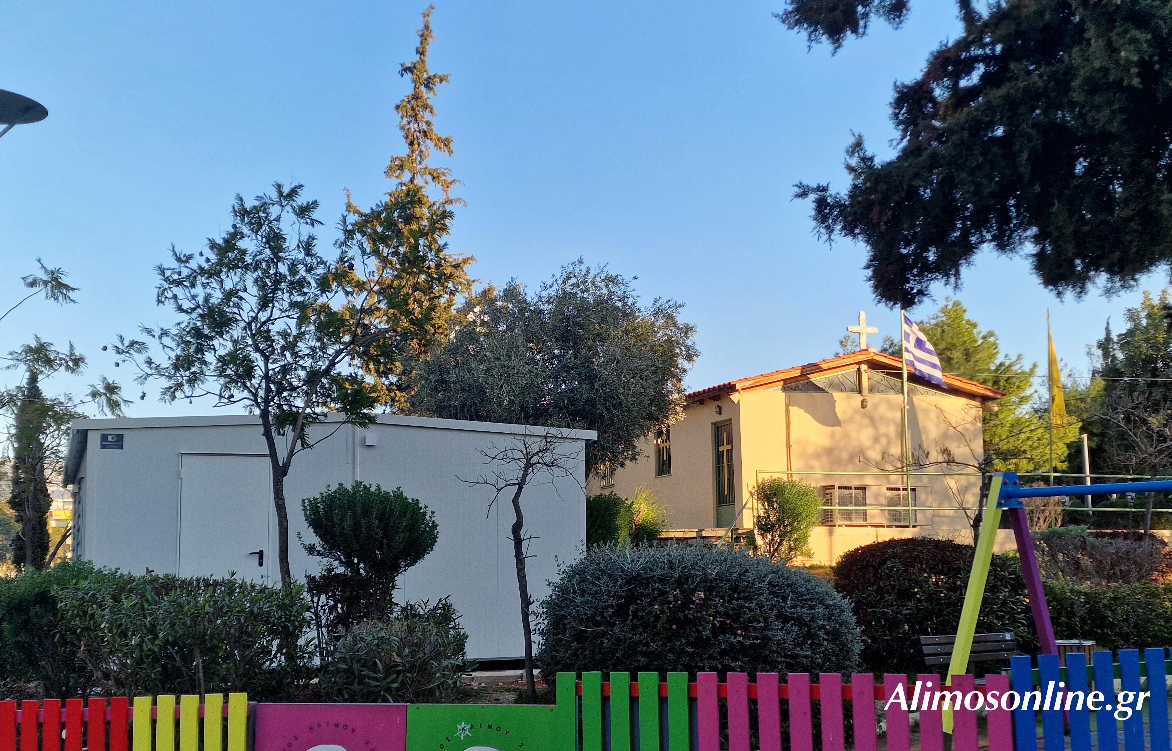 Τοποθετήθηκε στο λόφο του Αγ. Νικολάου το προκάτ υποτυπώδες εκκλησάκι ώστε να τελούνται εκεί οι Θείες Λειτουργίες