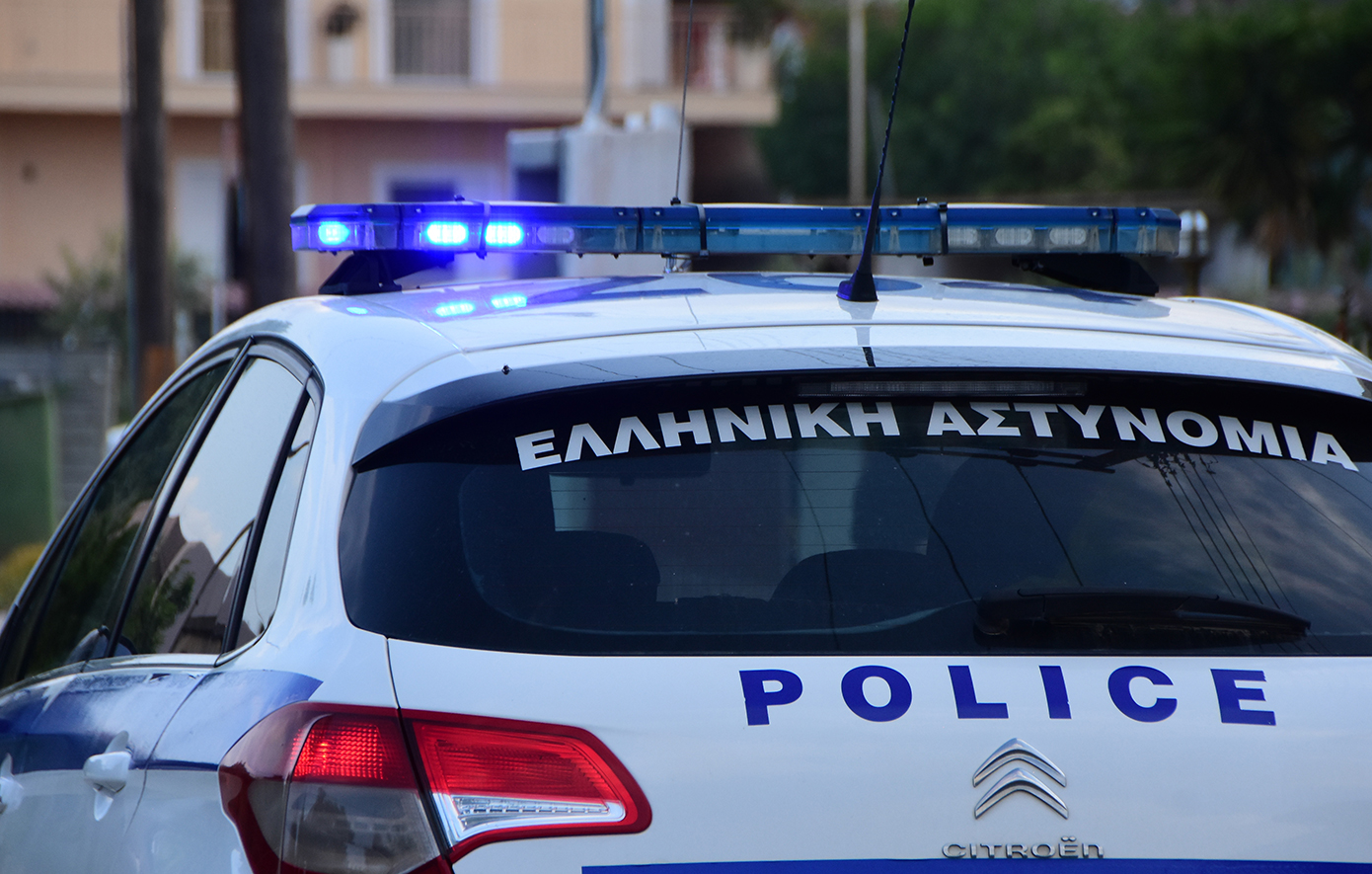 Παλαιό Φάληρο: Συννελήφθη για δεύτερη φορά ένας ανήλικος που έκλεβε αλυσίδες απο πεζούς