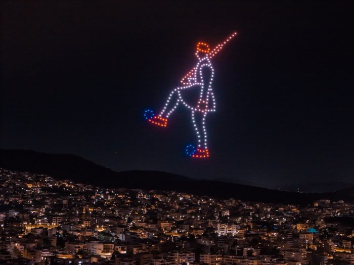 Bούλα: Εντυπωσιακό show με drones για την 25η Μαρτίου