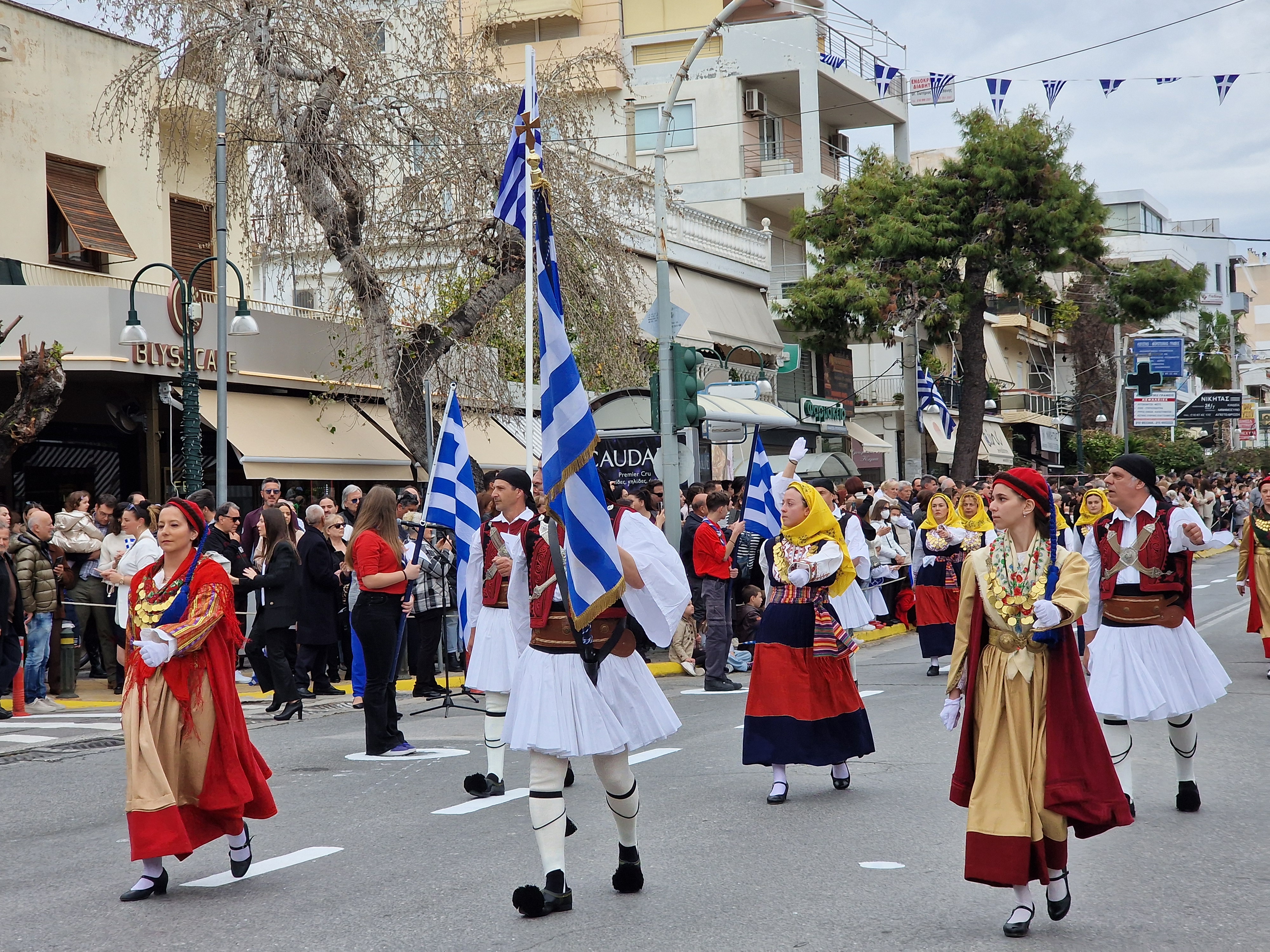 Παρέλαση 25ης Μαρτίου: Πλούσιο φωτορεπορτάζ από την παρέλαση στο Άνω Καλαμάκι