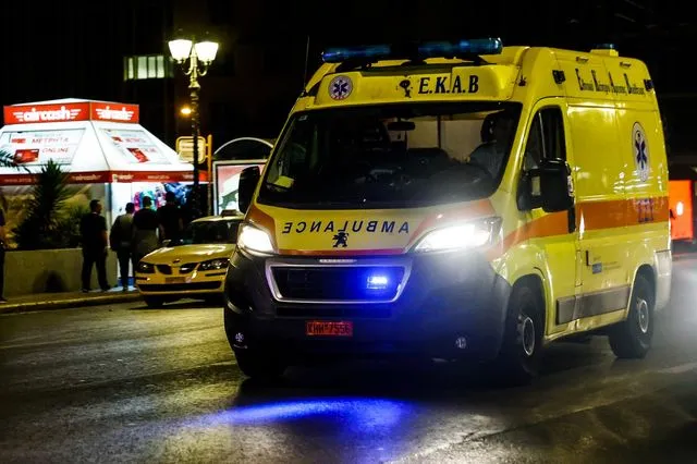 Αργυρούπολη: Νεαρός οδηγός παρέσυρε και τραυμάτισε σοβαρά έναν 18χρονο